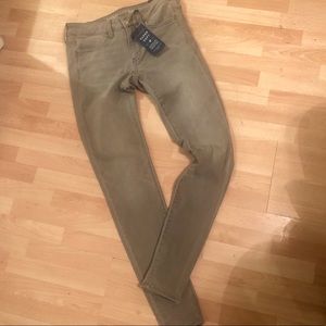 American Eagle Gray Wash Skinny Jeans - NWT